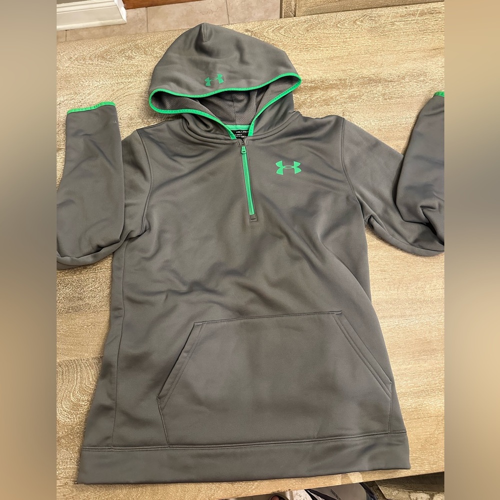 Under Armour storm Youth XL hoodie with quarter zip. Gray